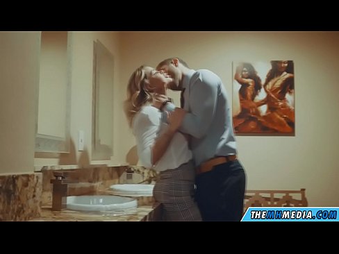 ❤️ когда грудастая блондинка соблазняет тебя в общественном туалете Шлюхи на нашем сайте gayasianporn.ru ☑